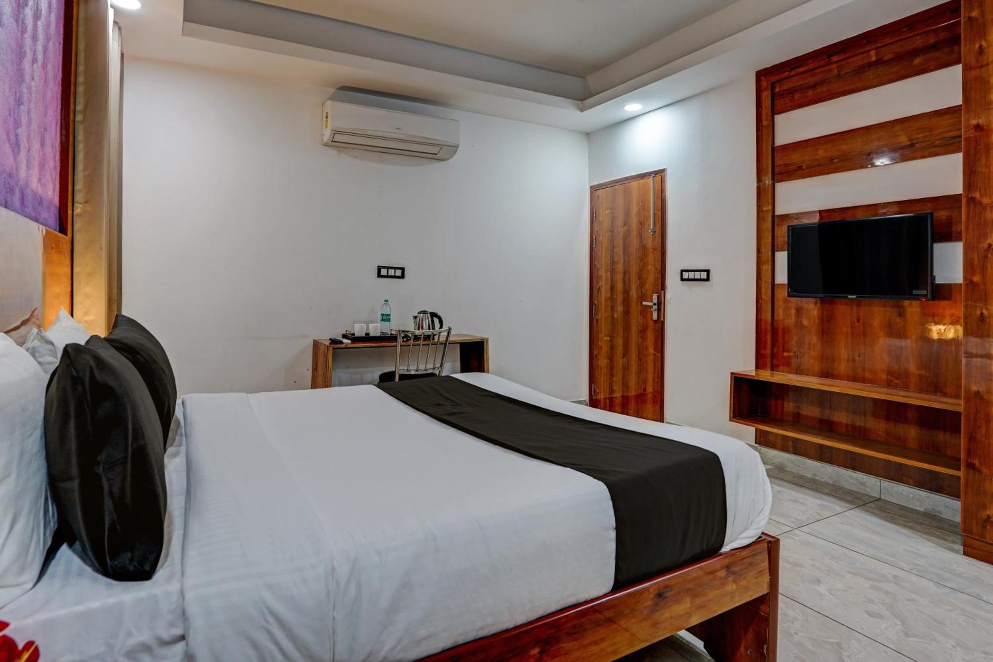 Hotel Hight Krone A Family Hotel Near Igi Airport Delhi Nueva Delhi Exterior foto