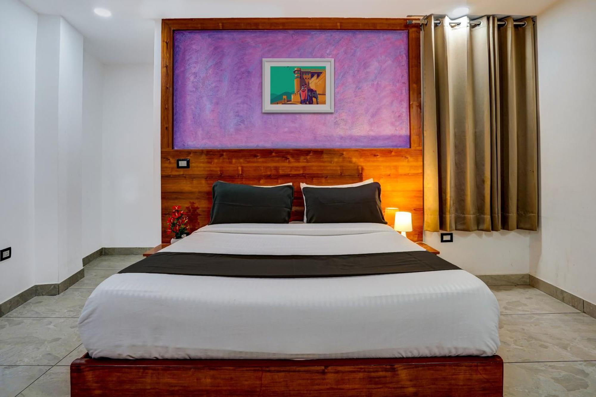 Hotel Hight Krone A Family Hotel Near Igi Airport Delhi Nueva Delhi Exterior foto